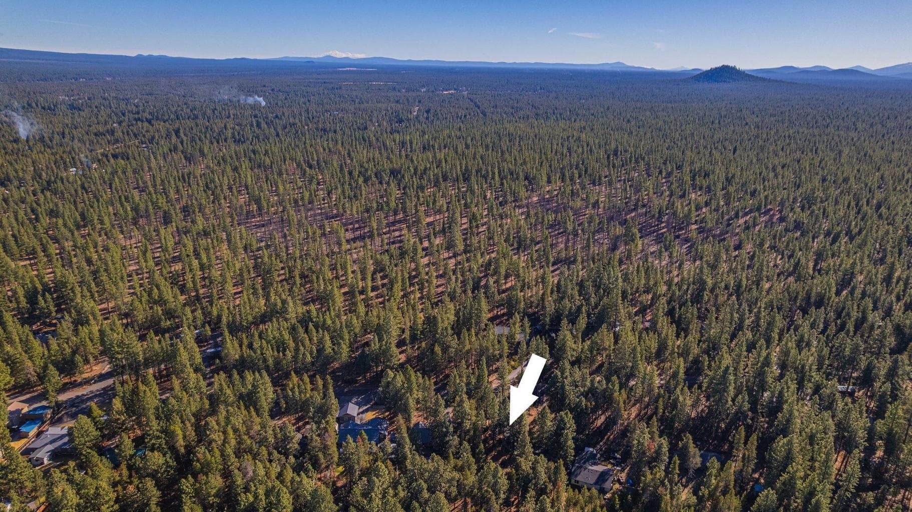 Conveniently located minutes from Sunriver, Bend and La Pine.