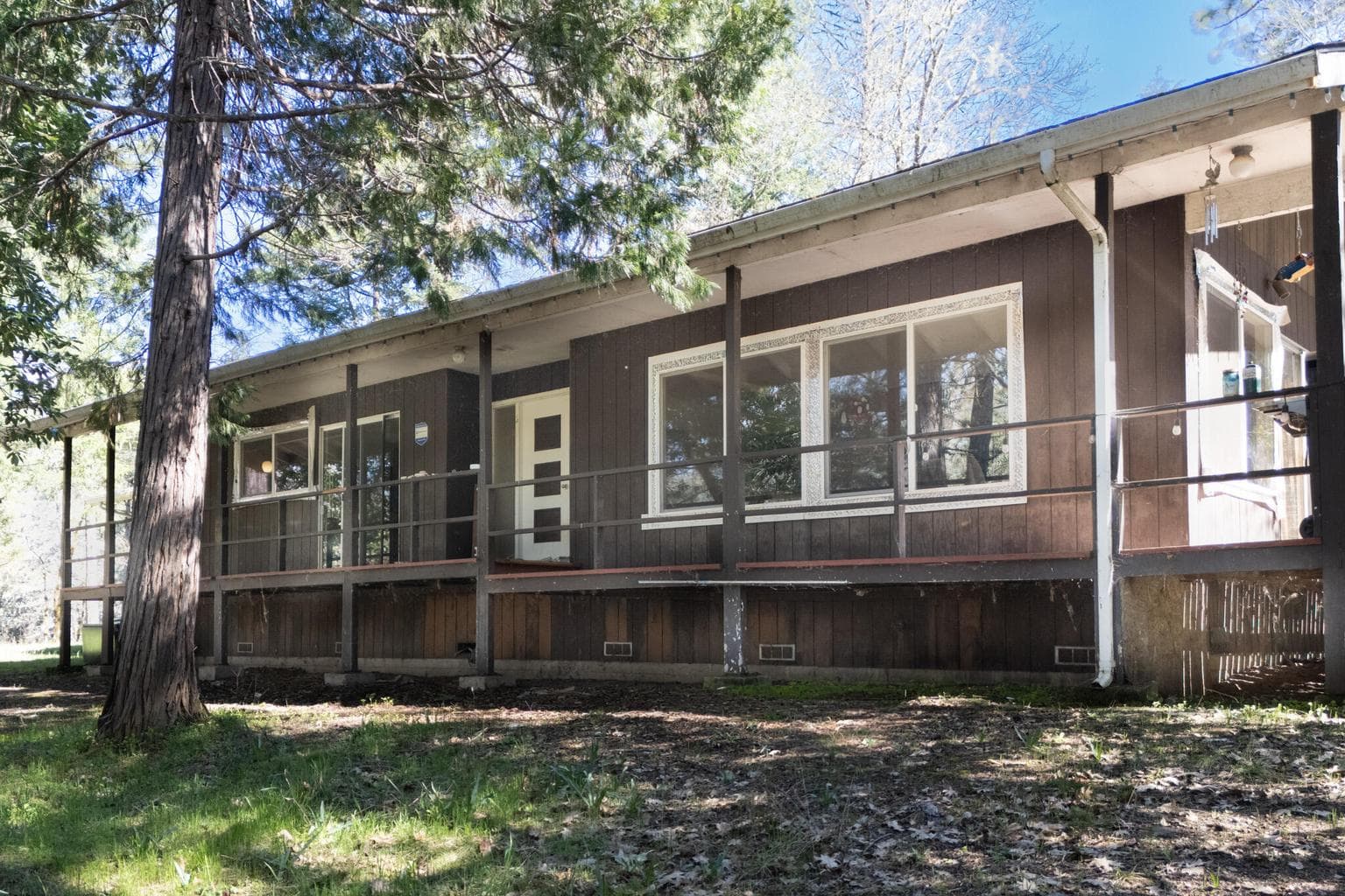 24524 Redwood