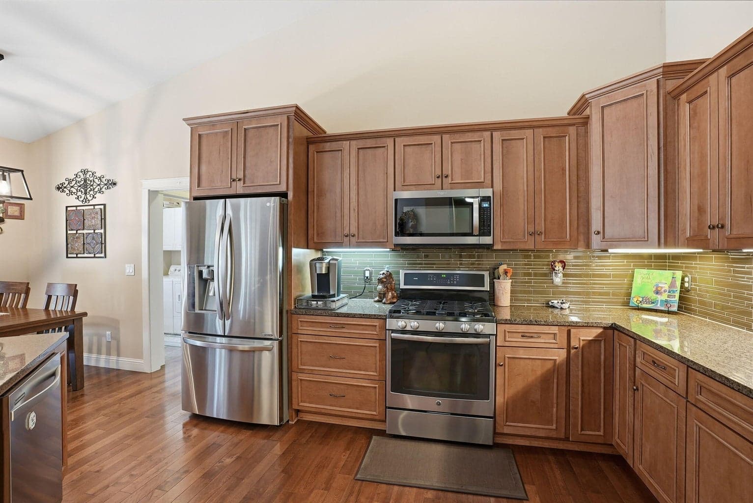 Photo of 2440 Linnet Lane 12 of 43