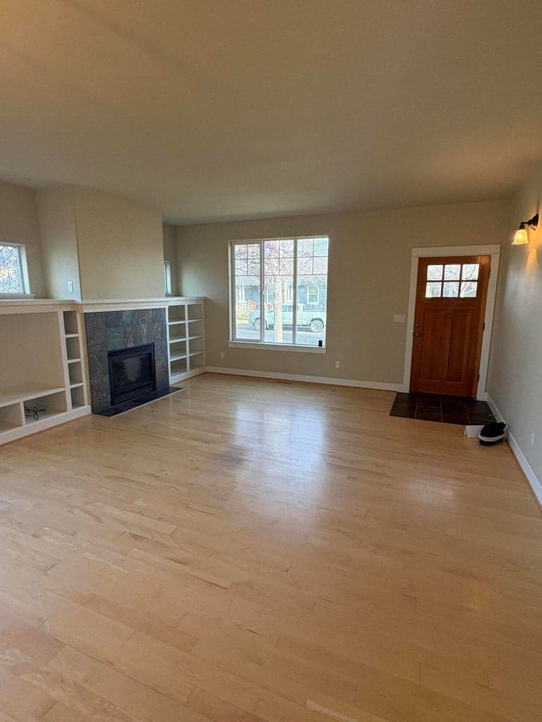 Photo of 1642 Hemlock 5 of 20