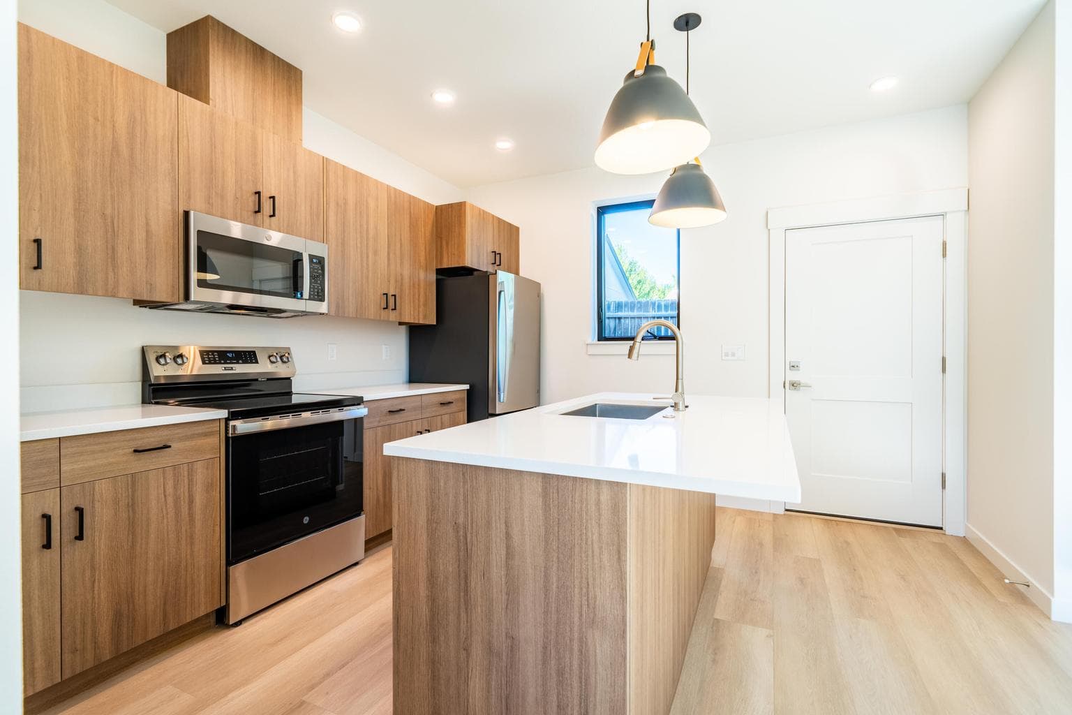 Photo of 371 19th 2 of 20