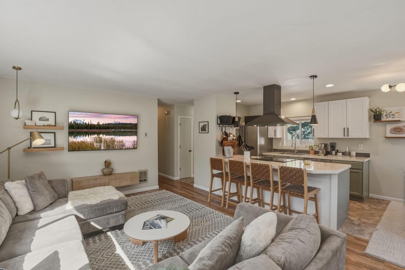 Photo of 55601 Swan Road 8 of 39