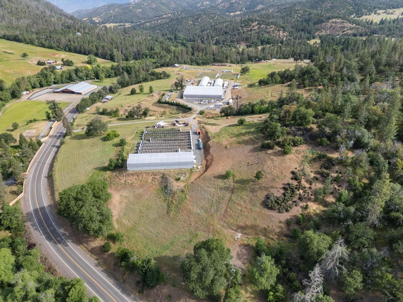 Photo of 3715 Little Applegate 4 of 33