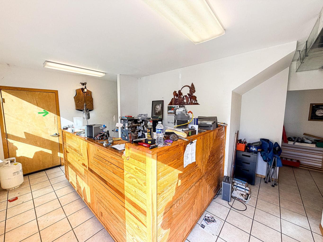 Photo of 839 Canyon 5 of 36