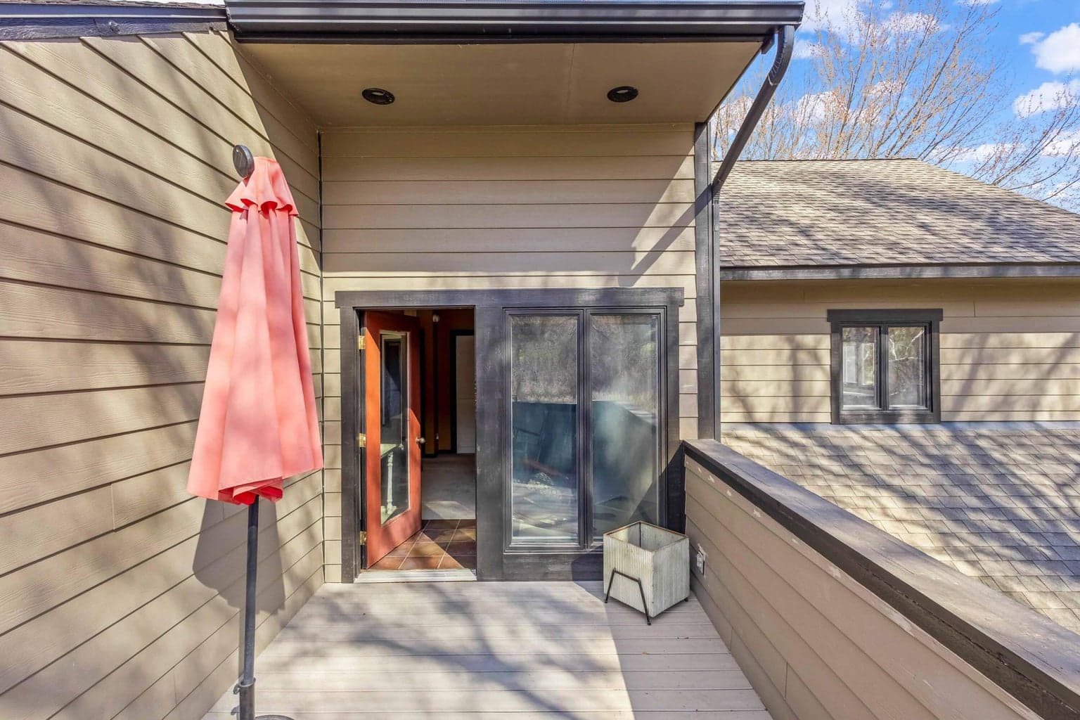 Photo of 101 NE Marmot Lane 32 of 47