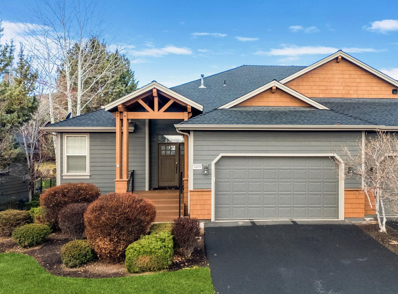 8433 Forest Ridge