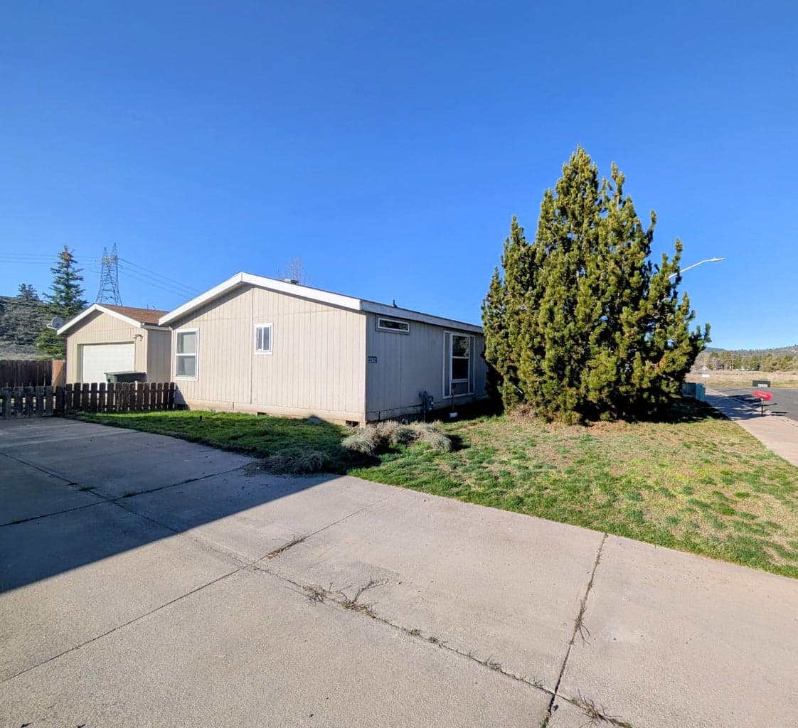 Photo of 4826 Douglas 5 of 32