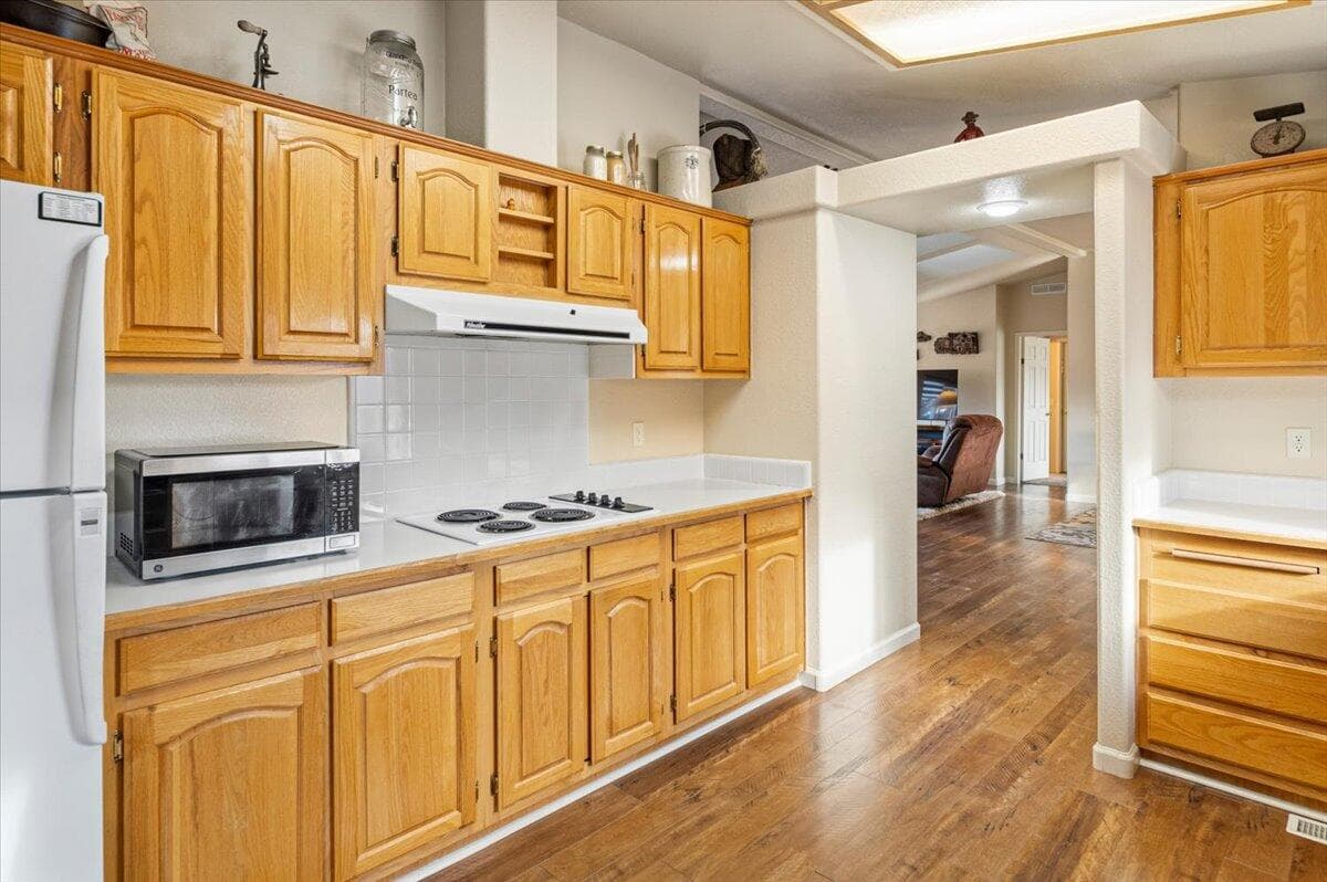 Photo of 1875 NE 6th Street 11 of 33
