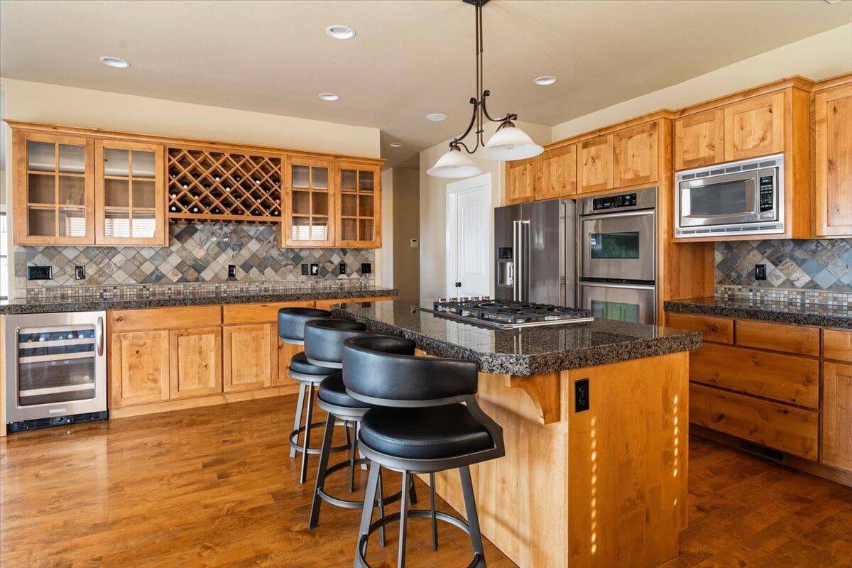 Photo of 4122 SW Salmon Place 18 of 64