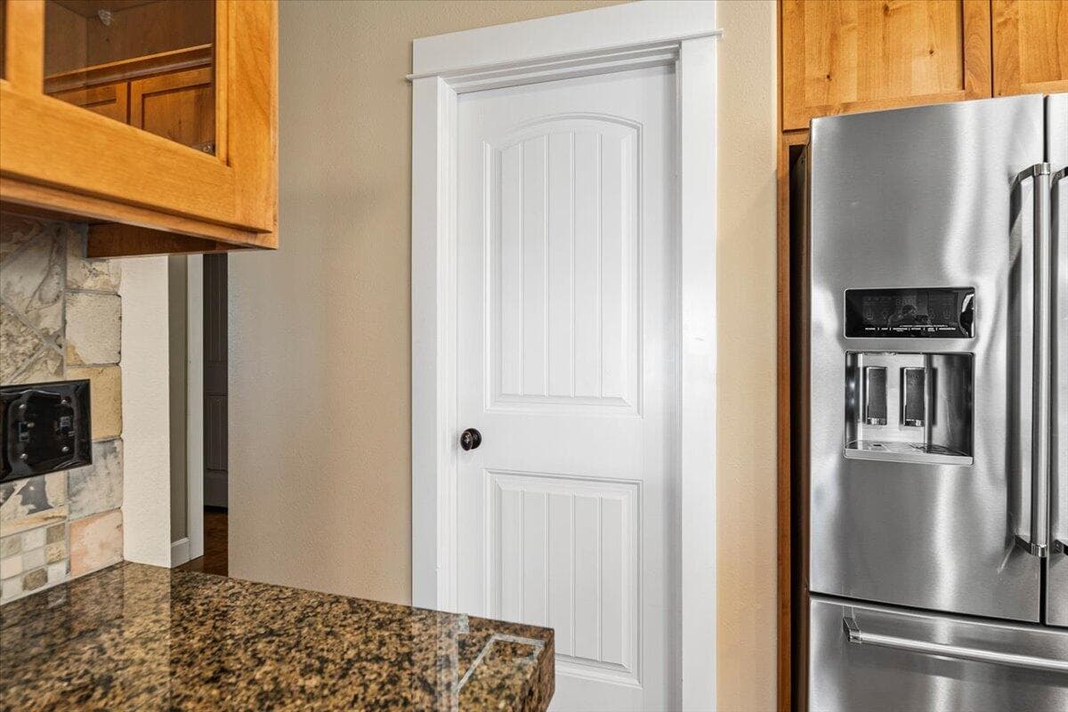 Photo of 4122 SW Salmon Place 20 of 64