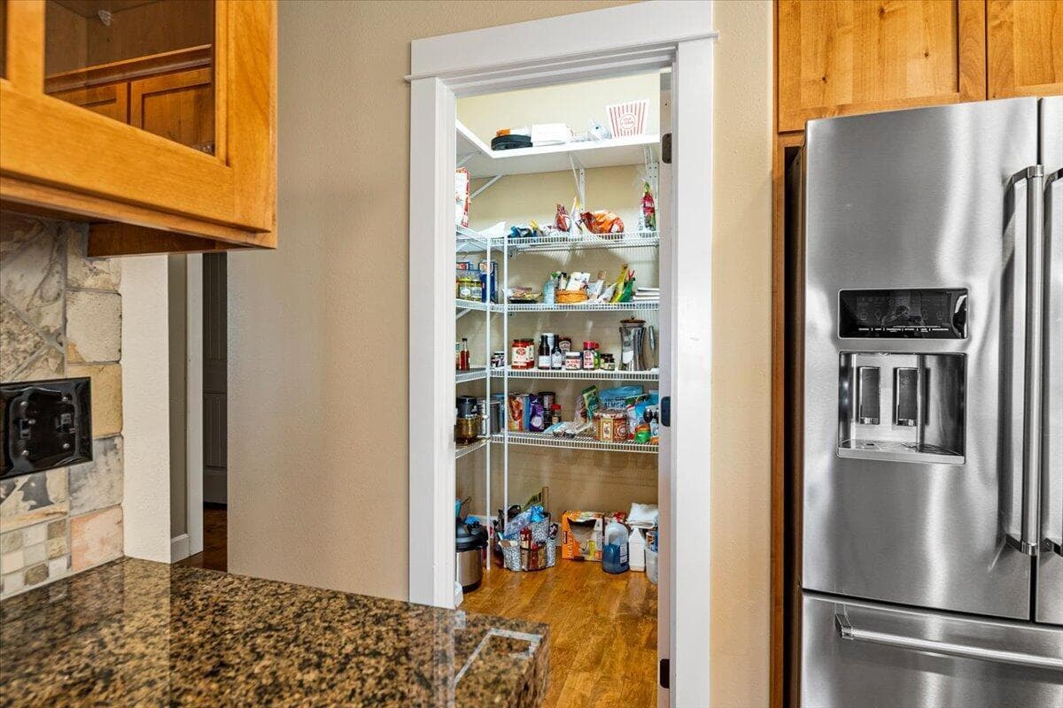 Photo of 4122 SW Salmon Place 21 of 64