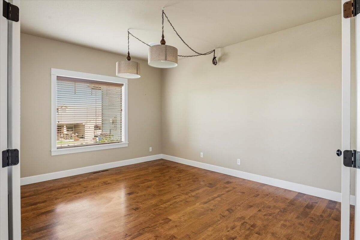 Photo of 4122 SW Salmon Place 22 of 64