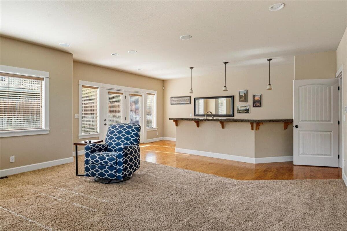 Photo of 4122 SW Salmon Place 27 of 64
