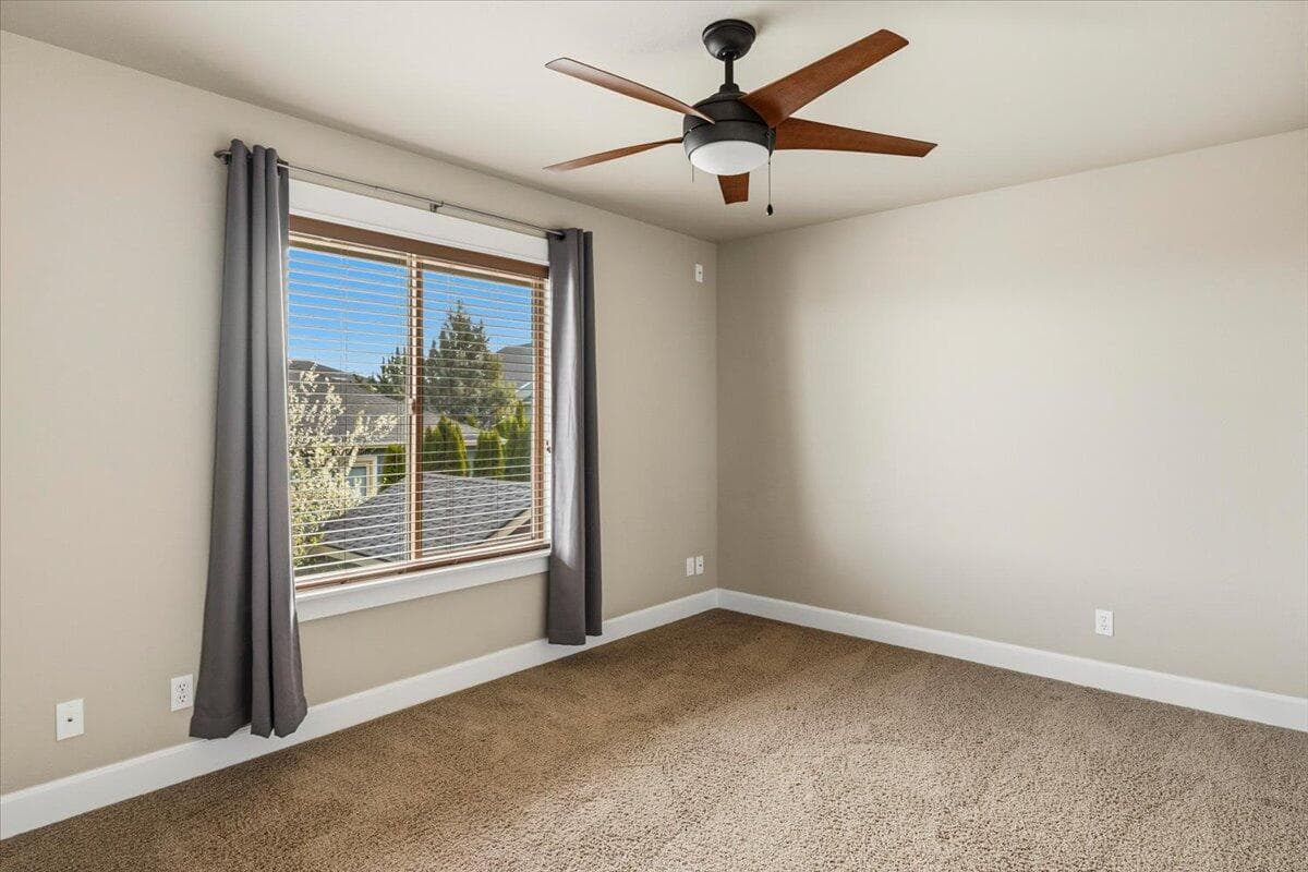 Photo of 4122 SW Salmon Place 41 of 64