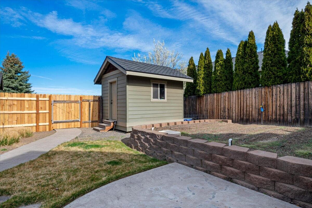 Photo of 4122 SW Salmon Place 51 of 64