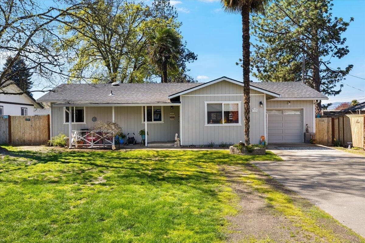 Photo of 1459 Silver Maple 2 of 22