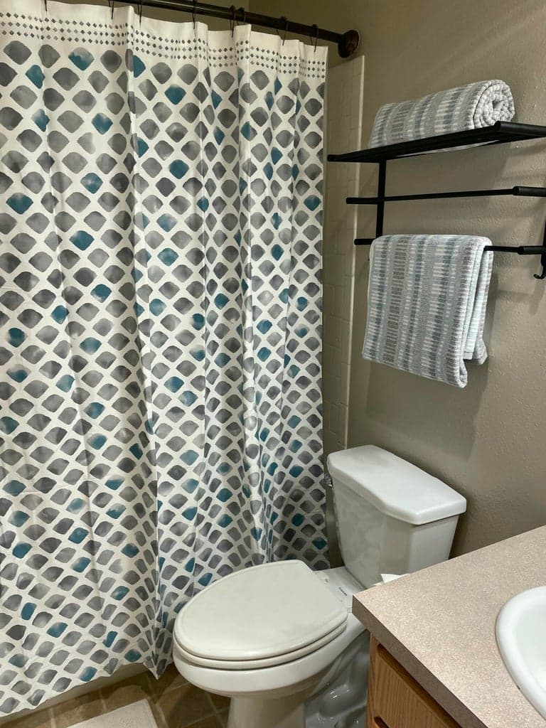 Suite 1 Full Bathroom