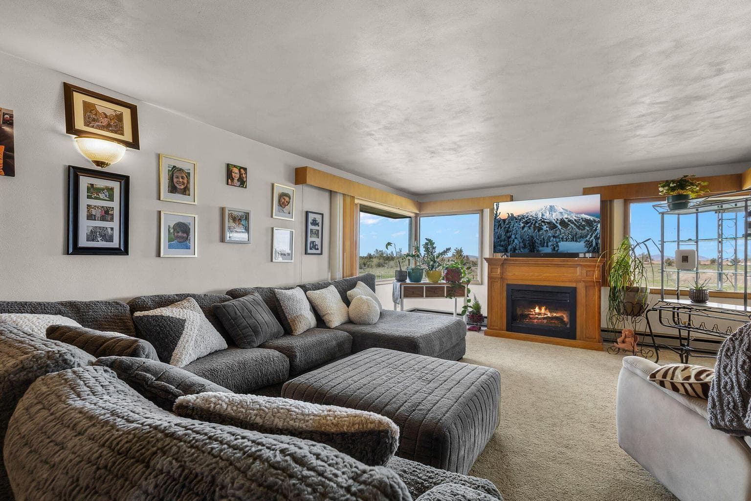 Photo of 2250 NW Elm Lane 8 of 43