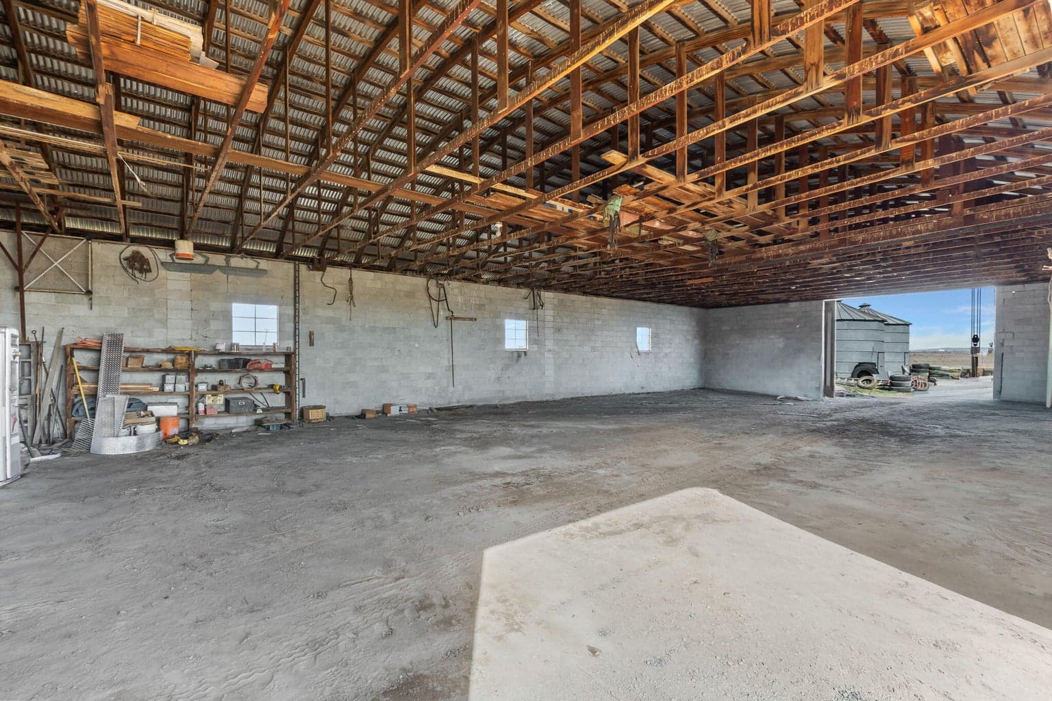 Photo of 2250 NW Elm Lane 27 of 43