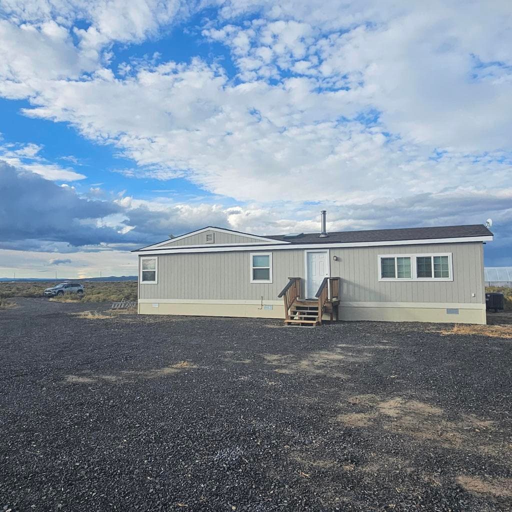 Enjoy panoramic views and desert skies. Sited well back from the road, let this be your private oasis!