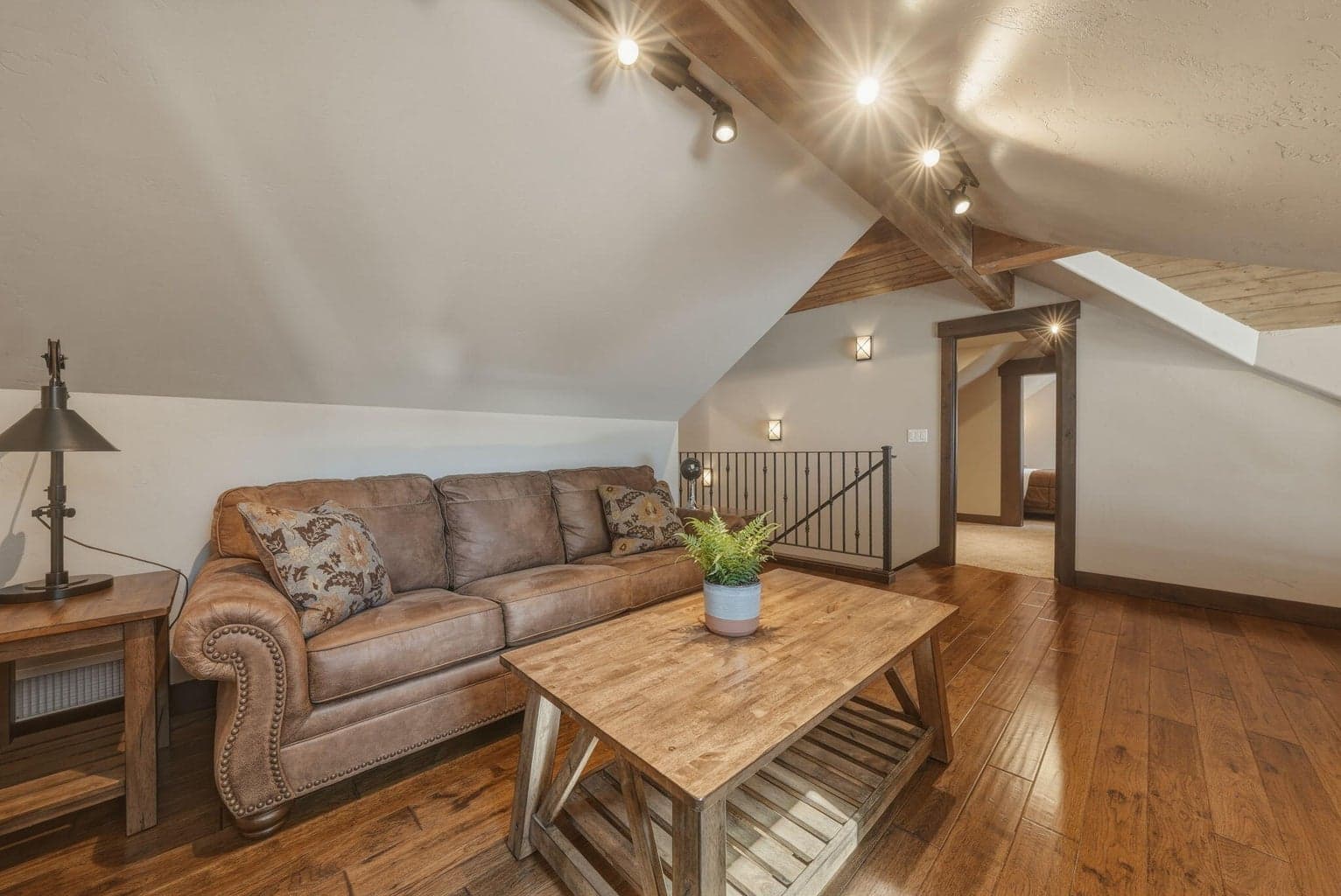 Photo of 10550 N Ochoco Highway 51 of 108