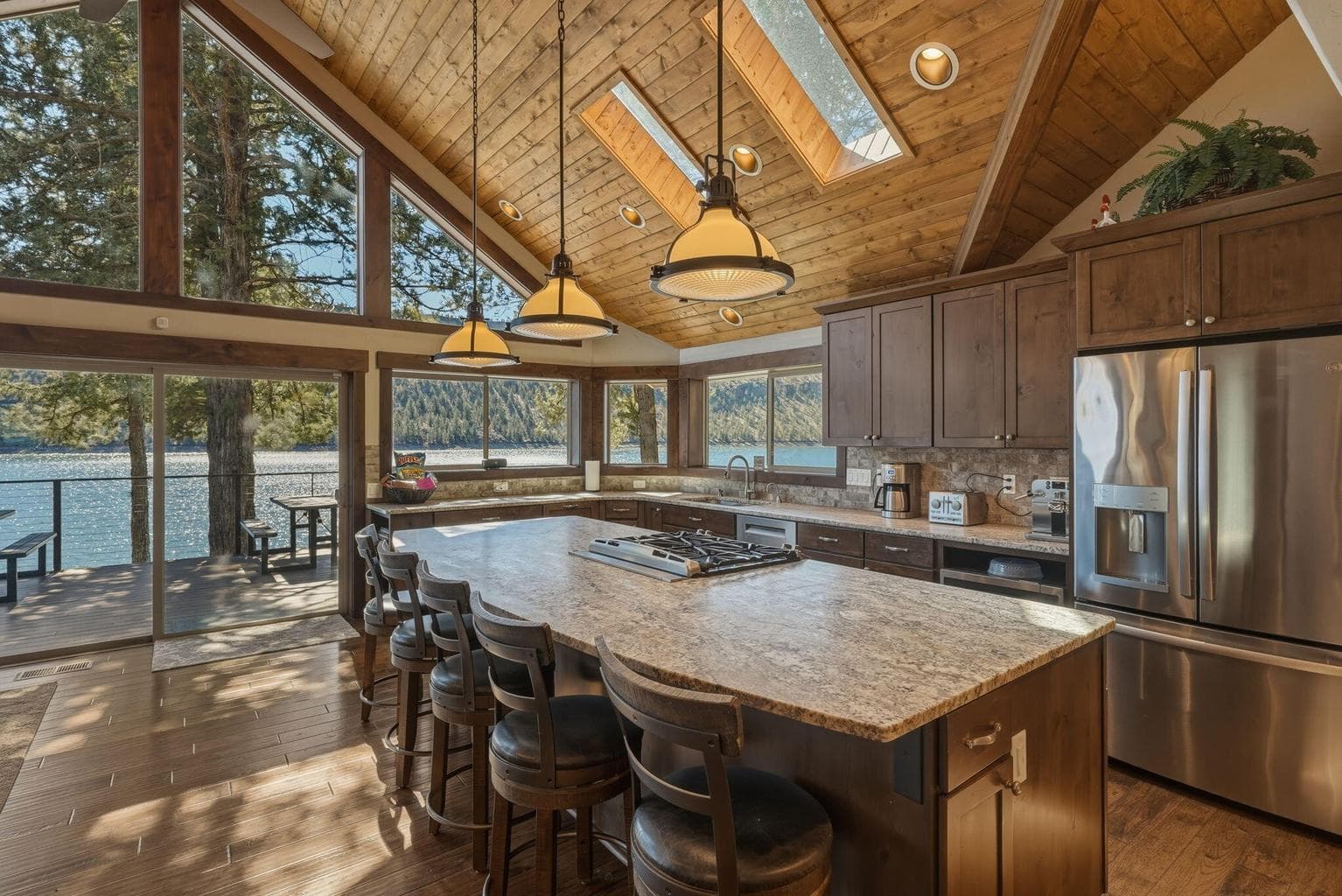 Photo of 10550 N Ochoco Highway 24 of 108