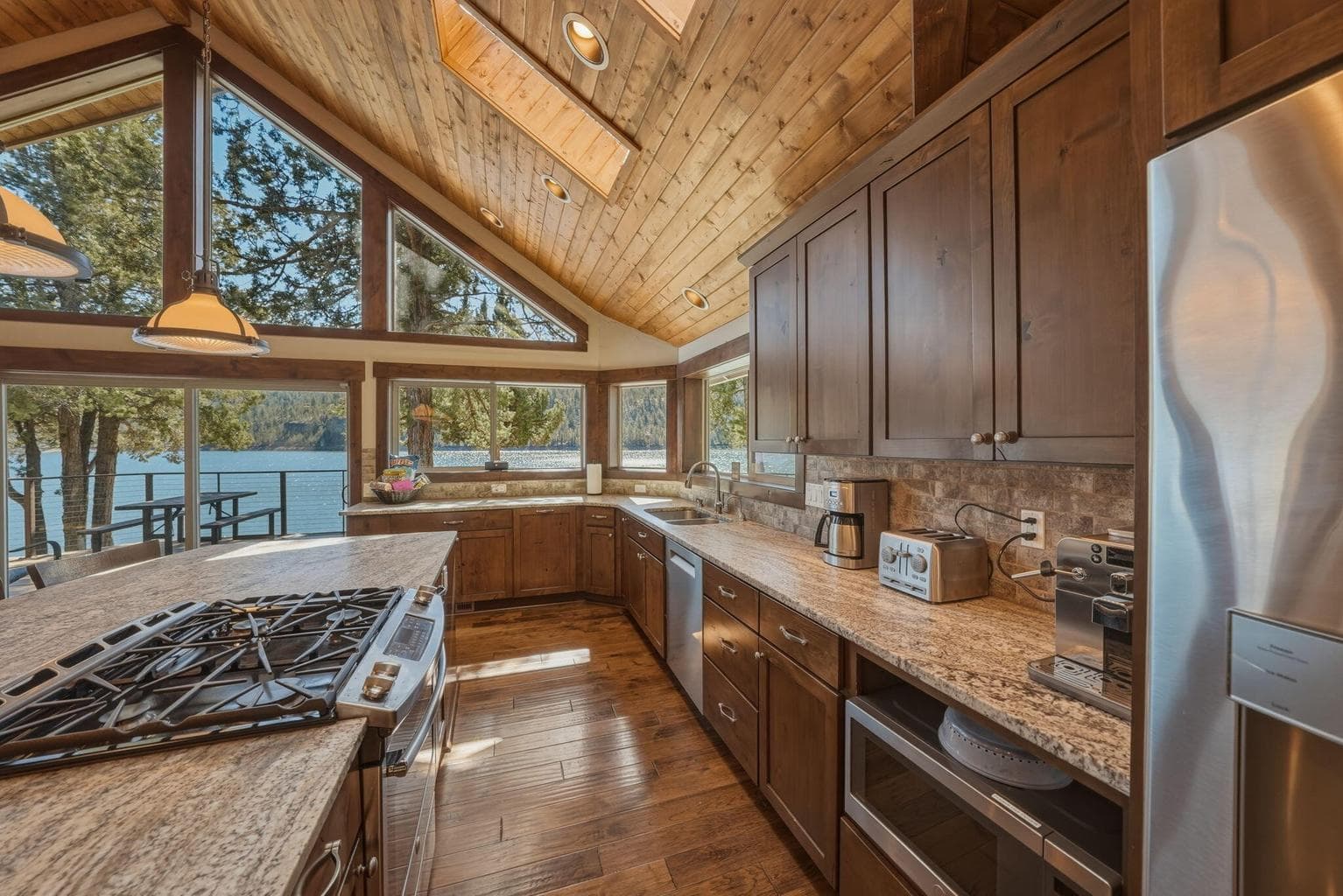 Photo of 10550 N Ochoco Highway 26 of 108