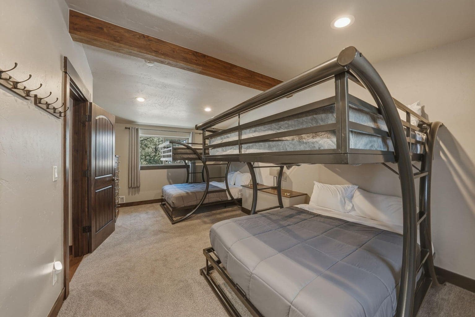 Photo of 10550 N Ochoco Highway 57 of 108