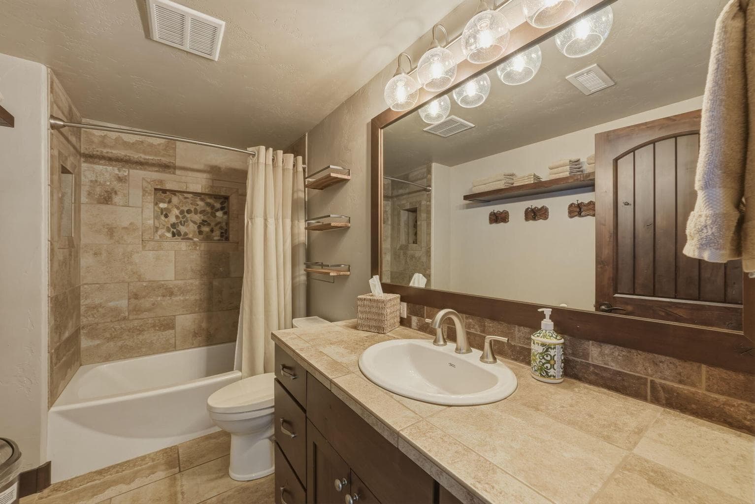 Photo of 10550 N Ochoco Highway 31 of 108