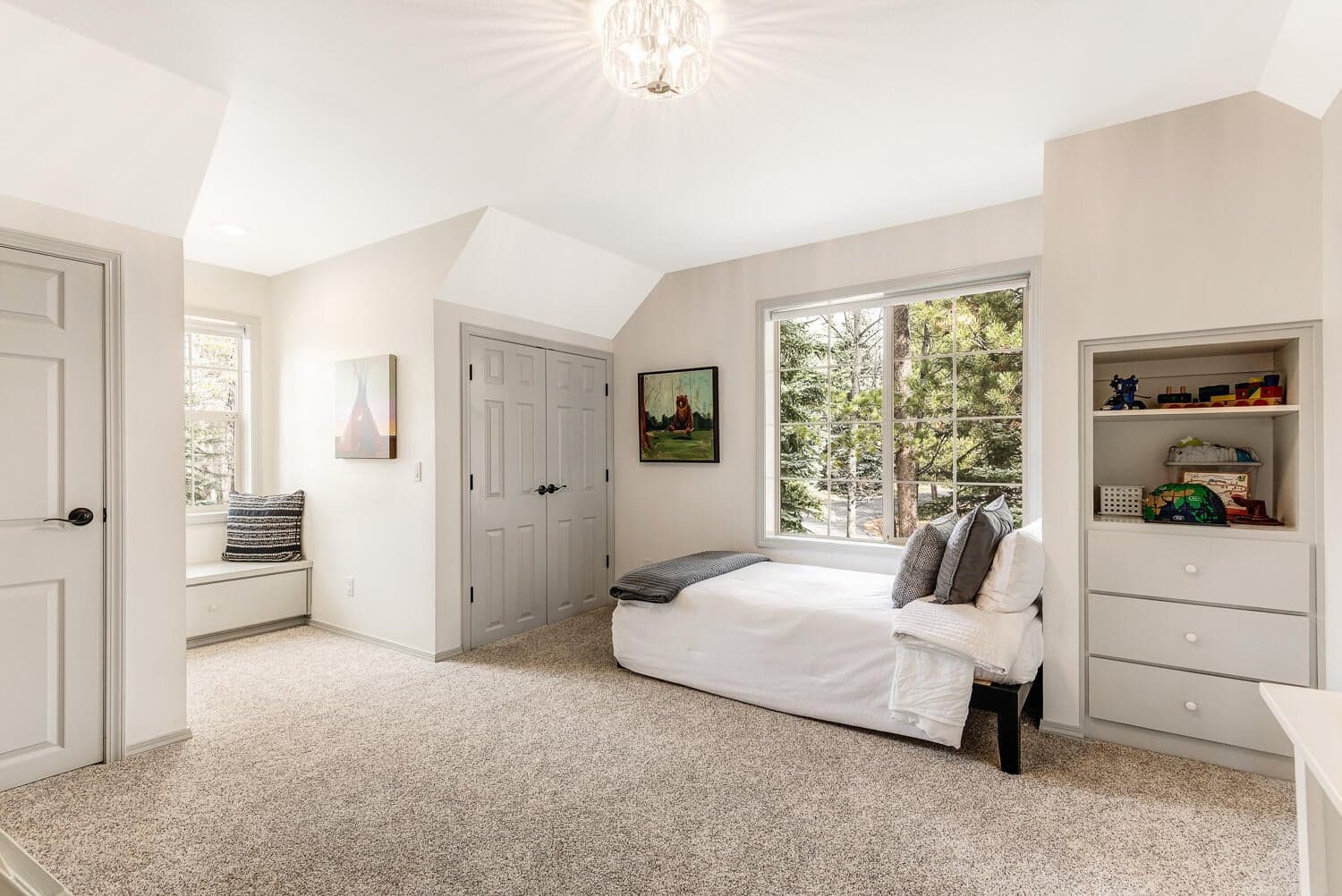 Photo of 18063 Maury Mountain Lane 14 of 32