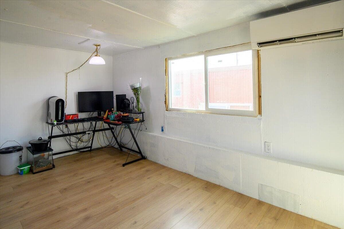Photo of 23 NW Depot Road 8 of 8