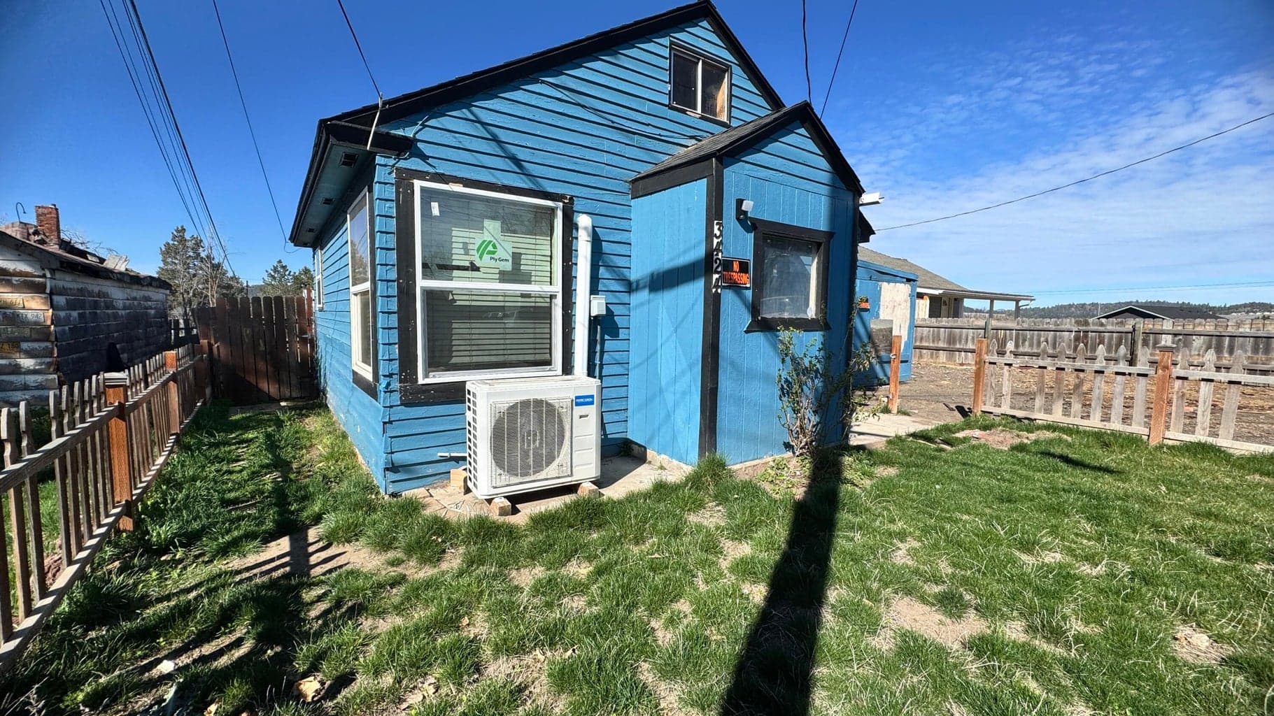 AC and Electric Heat with City Sewer and Water