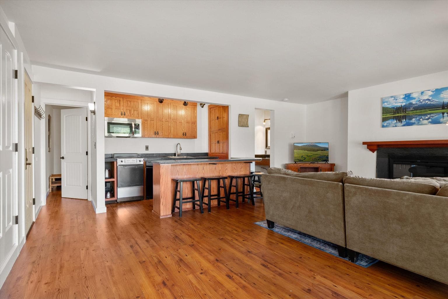 Photo of 18575 SW Century Drive 10 of 38