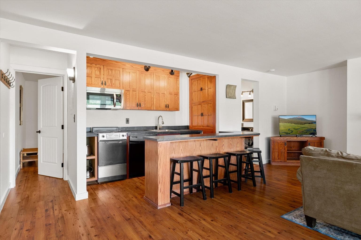 Photo of 18575 SW Century Drive 12 of 38