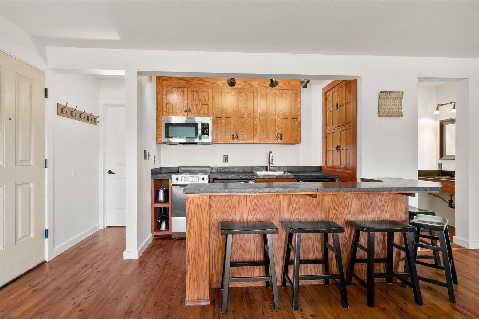 Photo of 18575 SW Century Drive 13 of 38