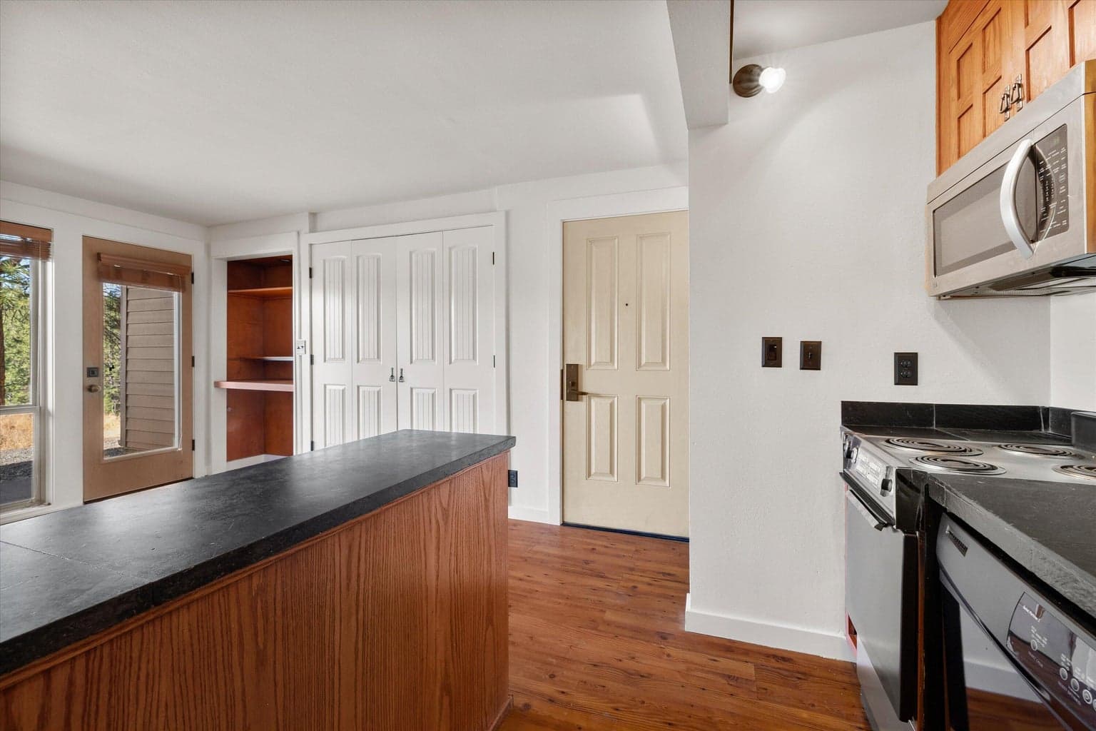 Photo of 18575 SW Century Drive 15 of 38