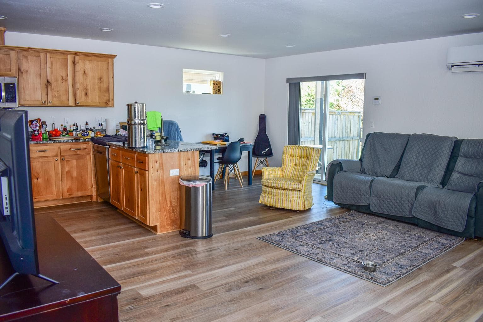 Photo of 310 Rapp 4 of 35