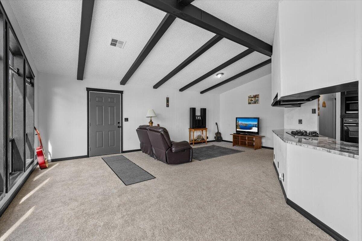 Photo of 633 Archwood 4 of 27