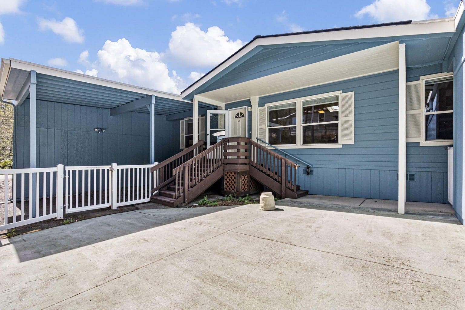 Photo of 98041 Hall way 2 of 35