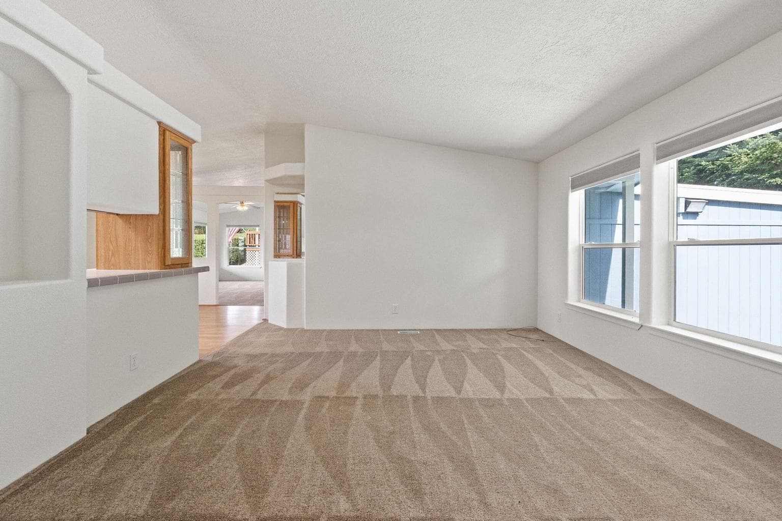 Photo of 98041 Hall way 3 of 35