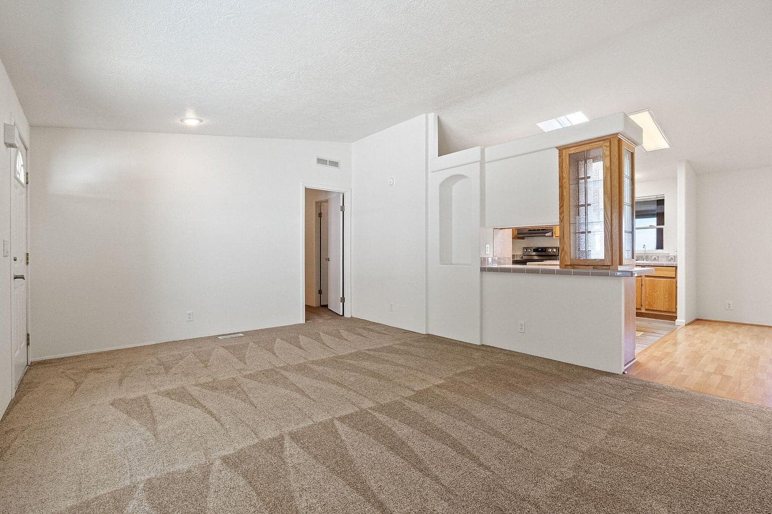 Photo of 98041 Hall way 4 of 35