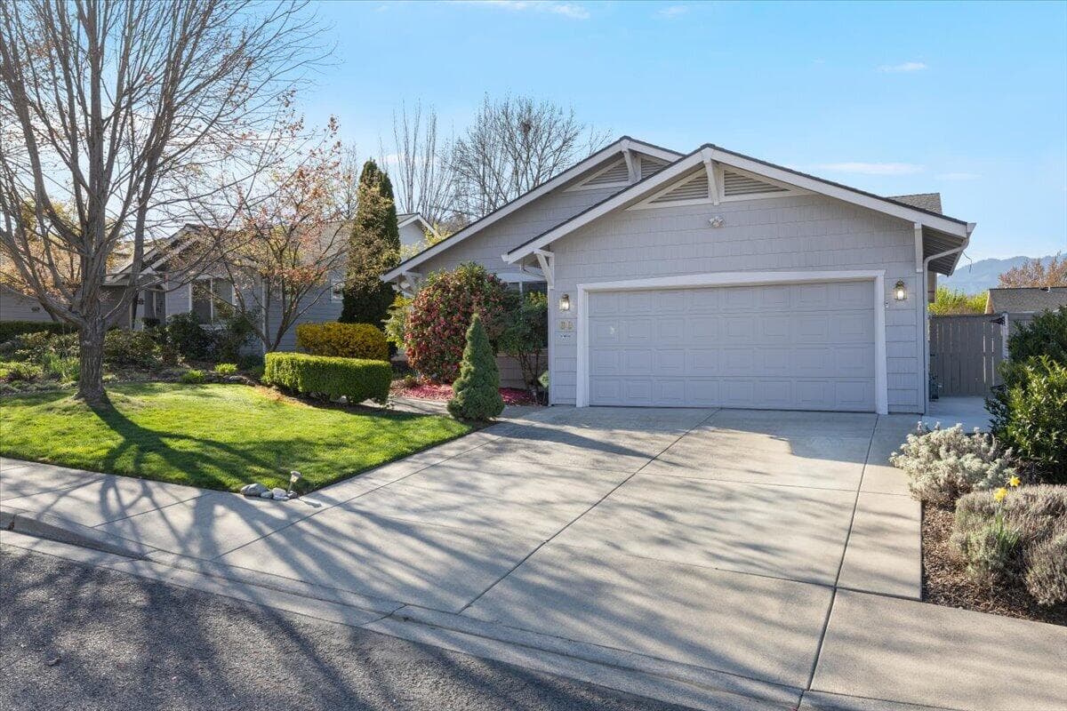88 Mountain View, Phoenix, 97535