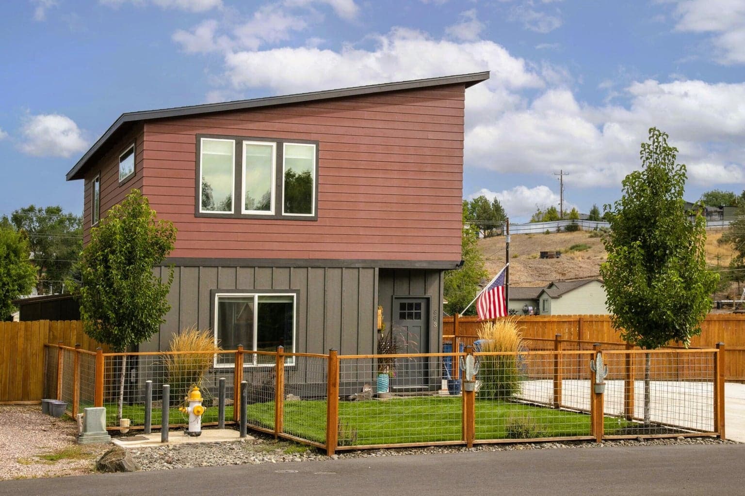 Photo of 883 6th 2 of 26