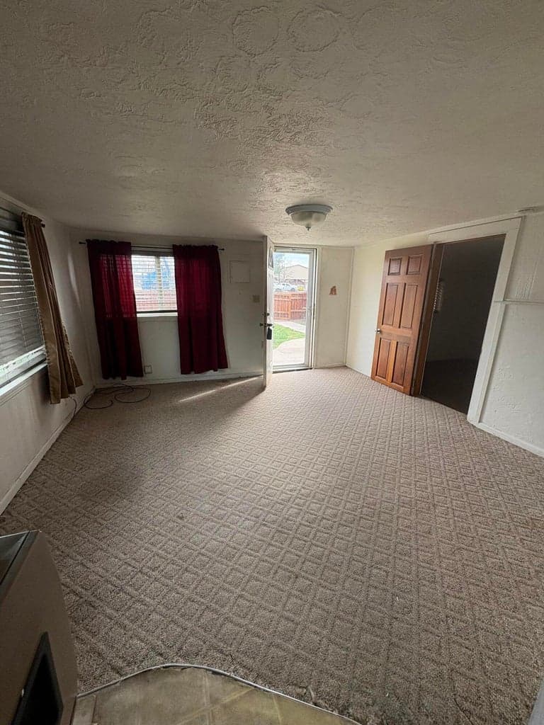 Photo of 1235 NW Harwood Avenue 13 of 17