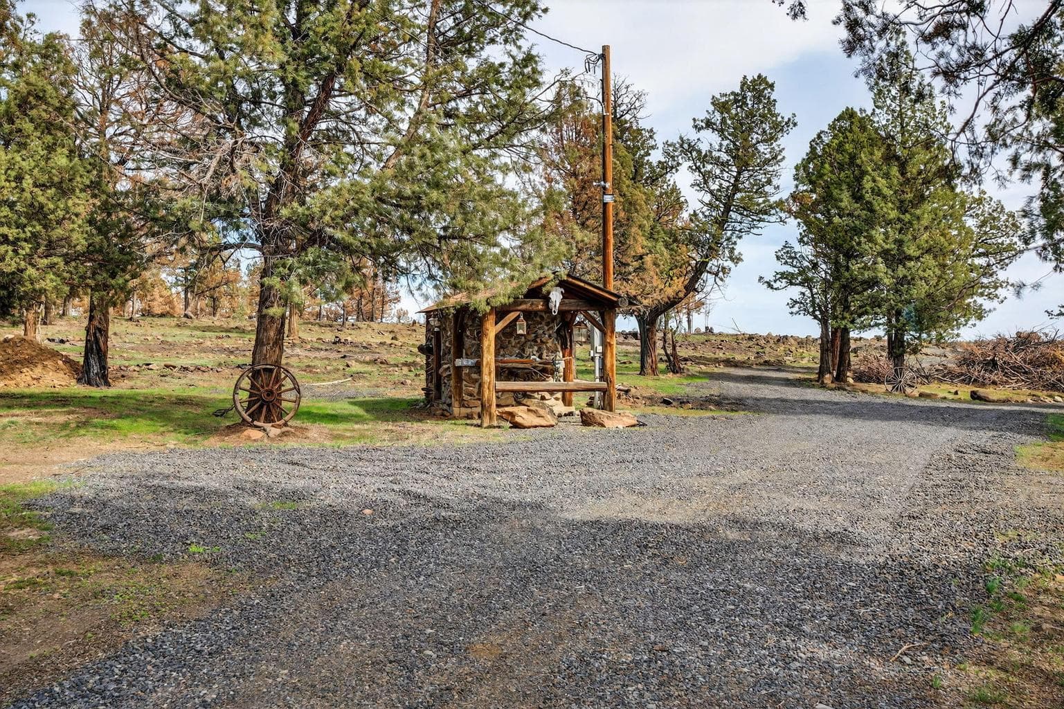 Photo of 18070 Mountain View 6 of 57