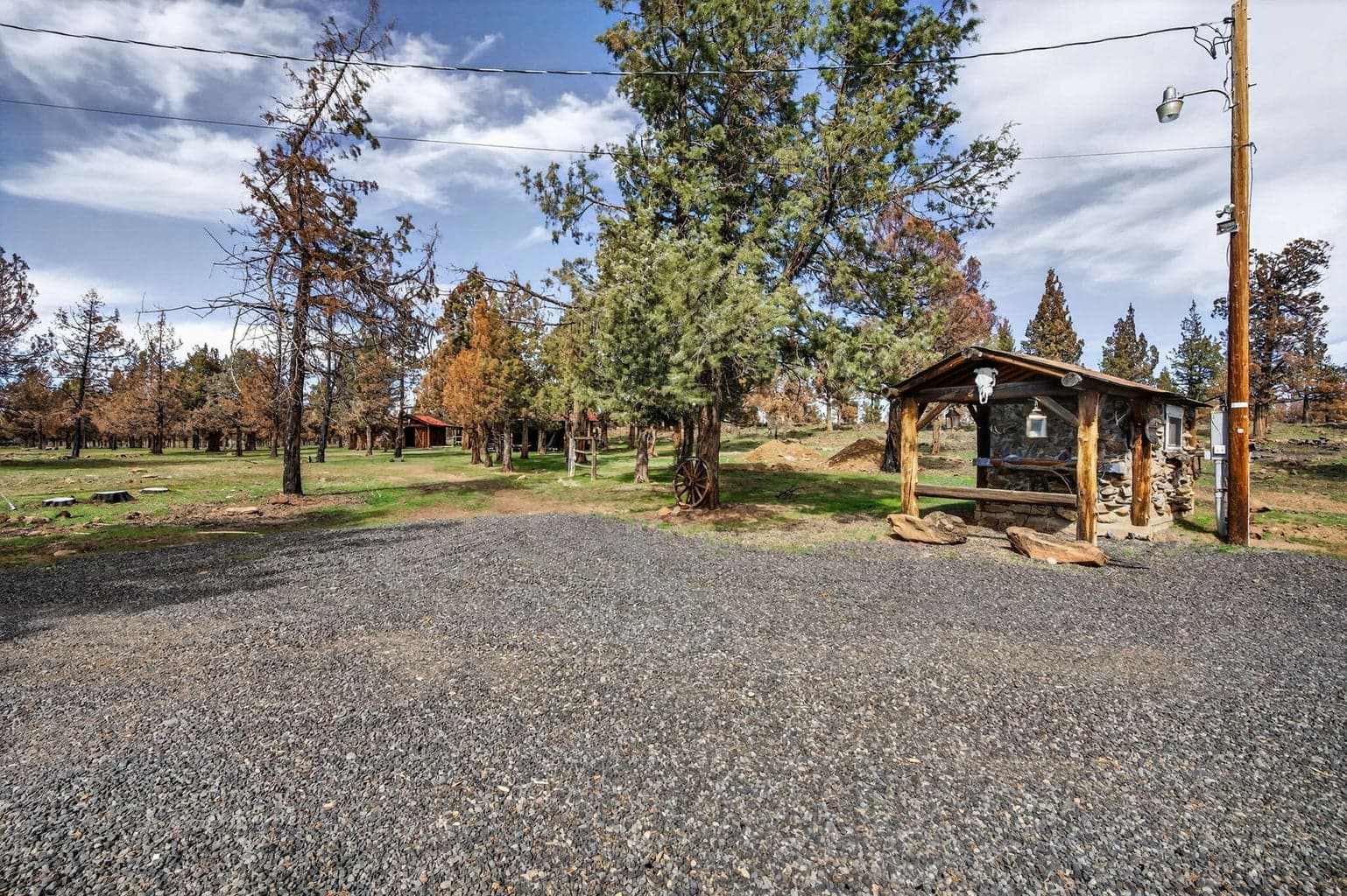 Photo of 18070 Mountain View Road 9 of 59