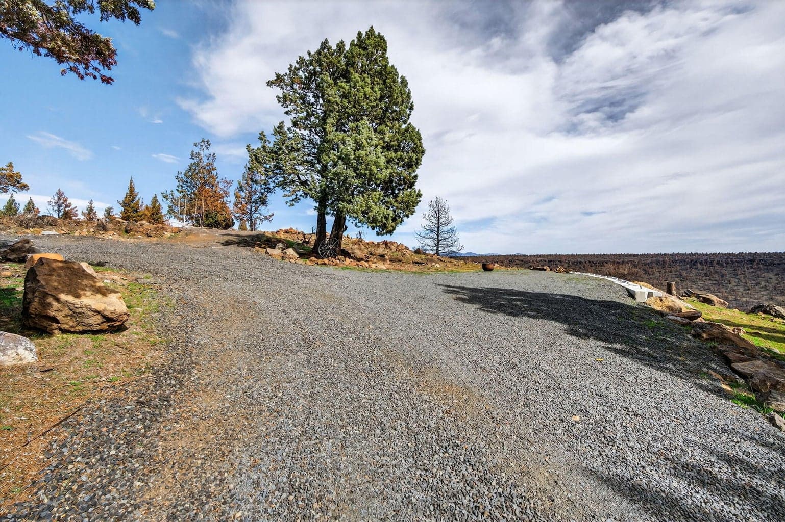 Photo of 18070 Mountain View Road 20 of 59