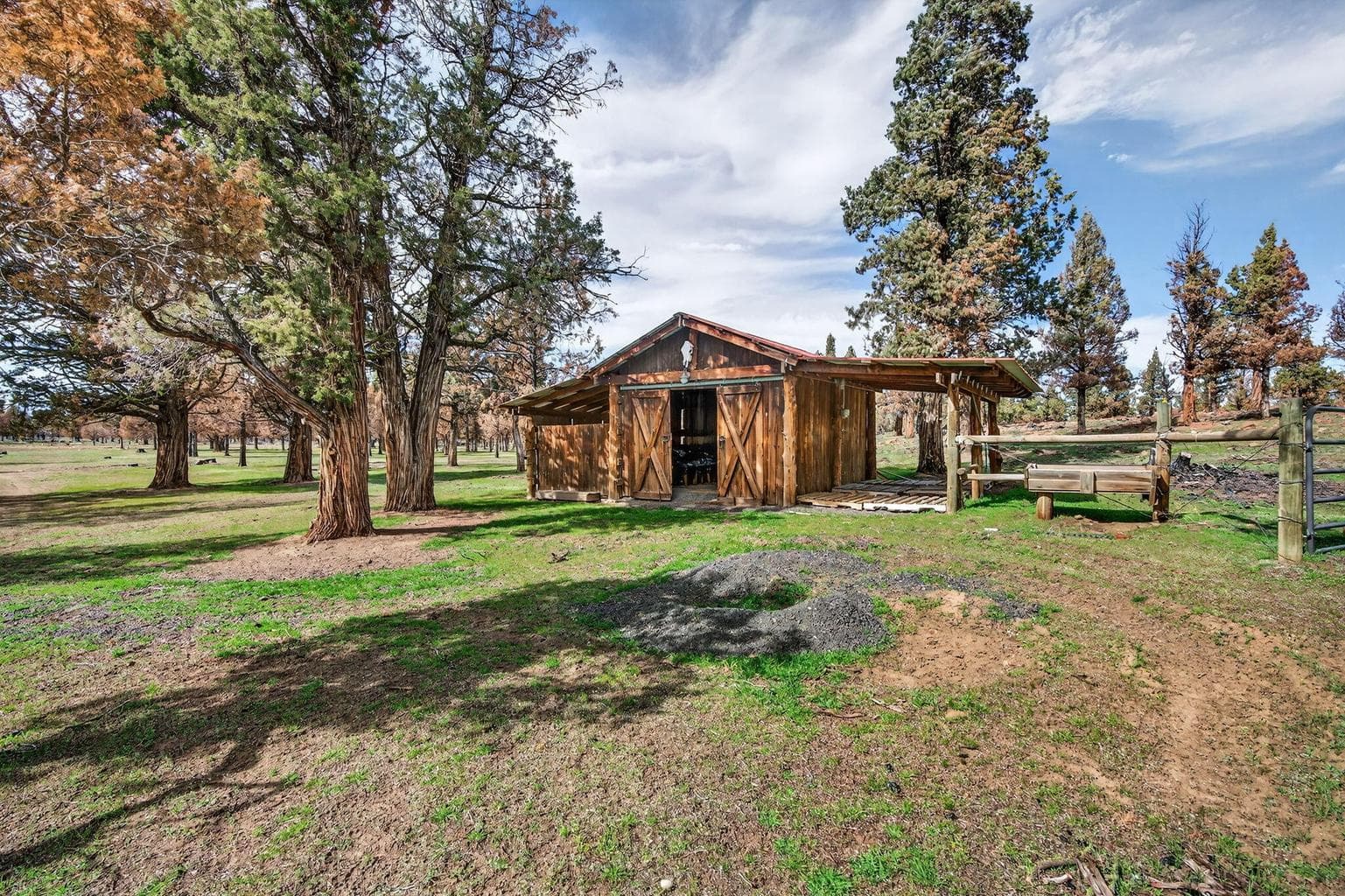 Photo of 18070 Mountain View Road 13 of 59