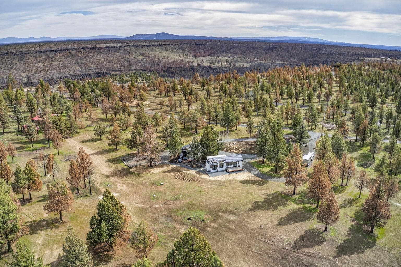 Photo of 18070 Mountain View Road 52 of 59