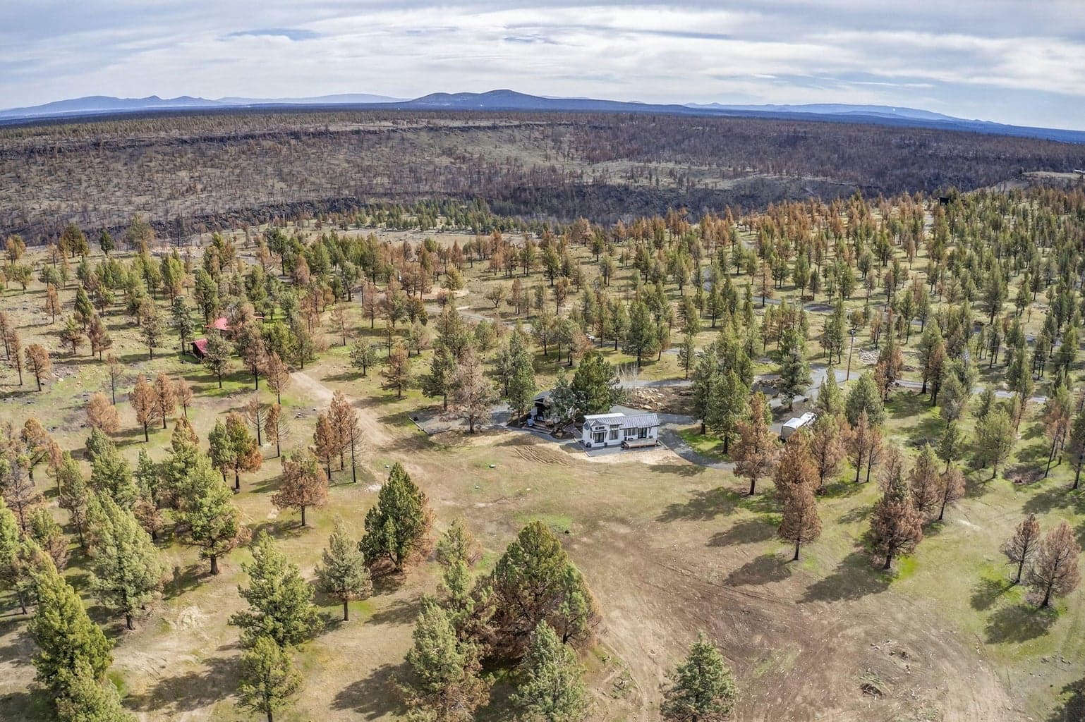 Photo of 18070 Mountain View Road 53 of 59